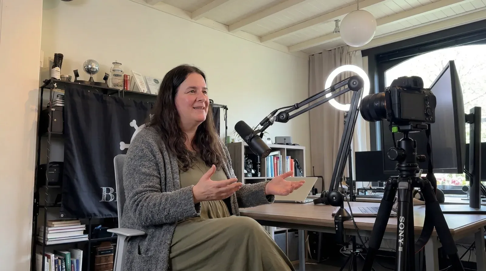 Opname van een podcast: diepe gesprekken over wat ertoe doet